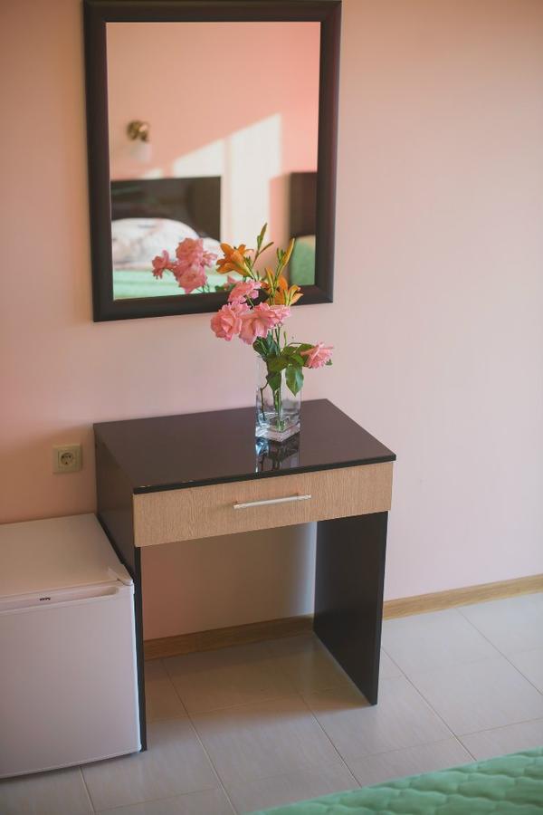 Guest House Arlen Цандрипш Екстериор снимка