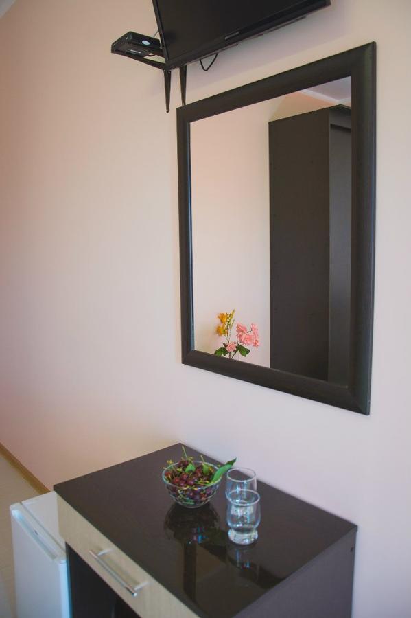 Guest House Arlen Цандрипш Екстериор снимка