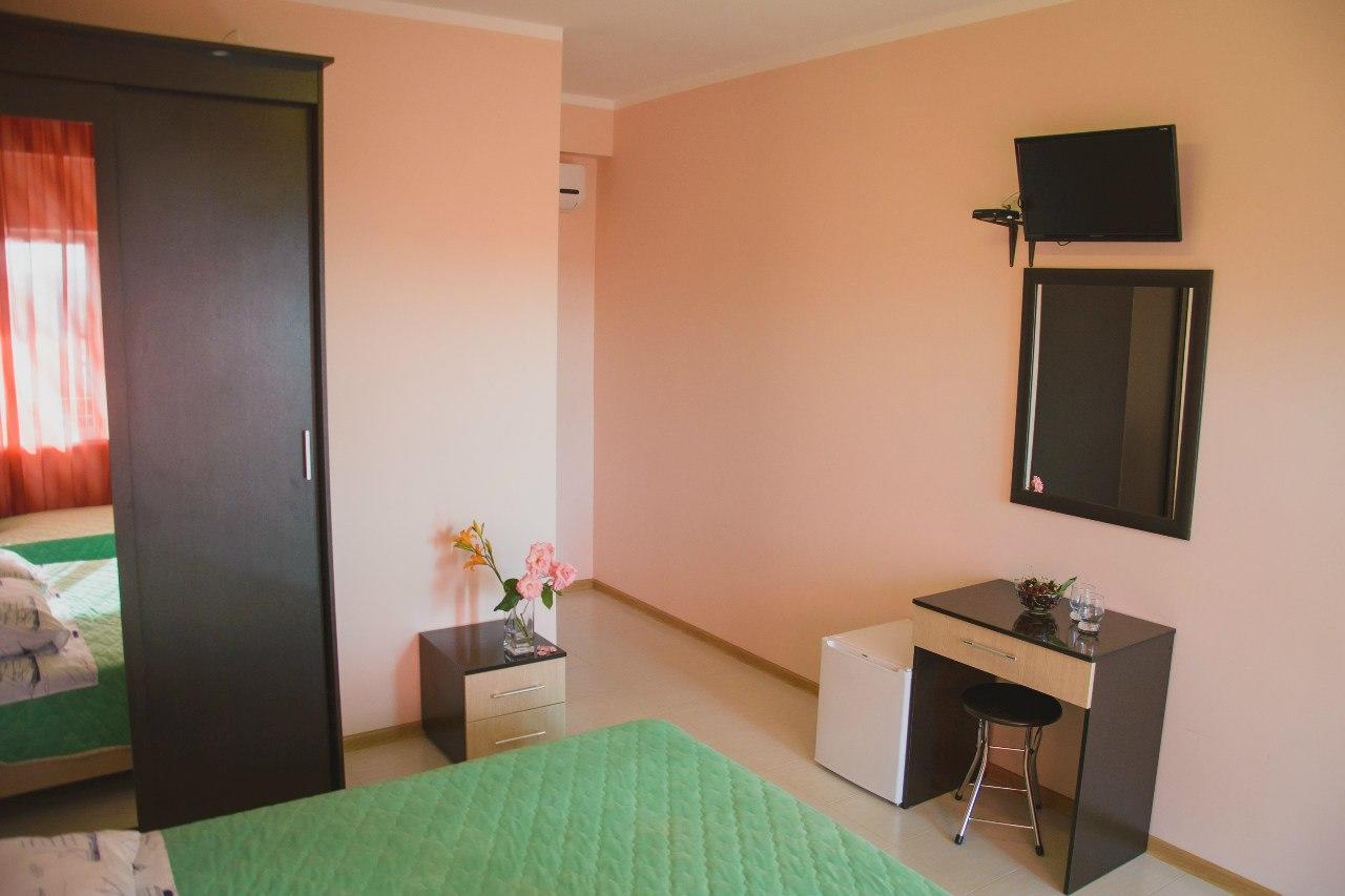 Guest House Arlen Цандрипш Екстериор снимка