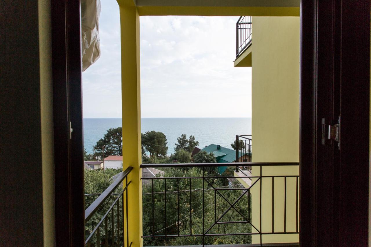 Guest House Arlen Цандрипш Екстериор снимка