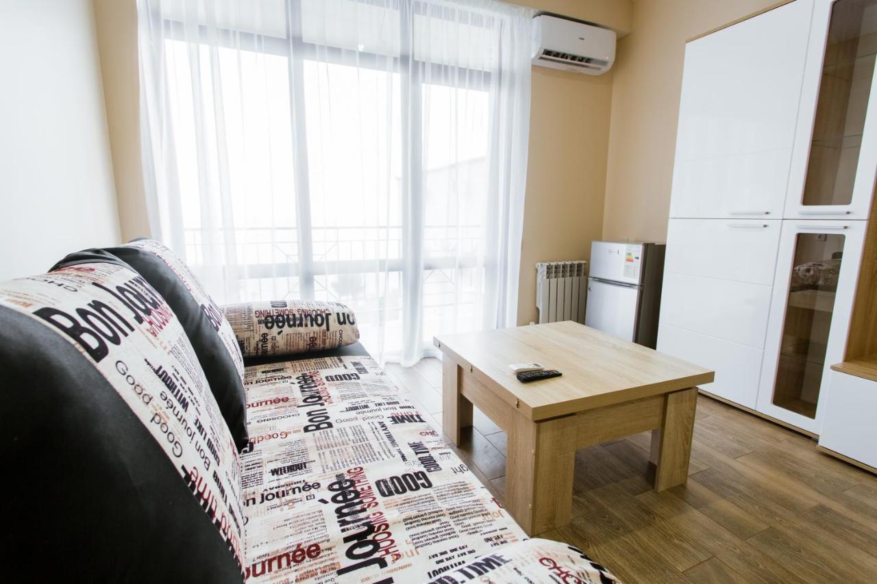 Guest House Arlen Цандрипш Екстериор снимка