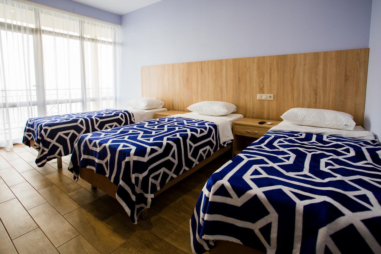 Guest House Arlen Цандрипш Екстериор снимка