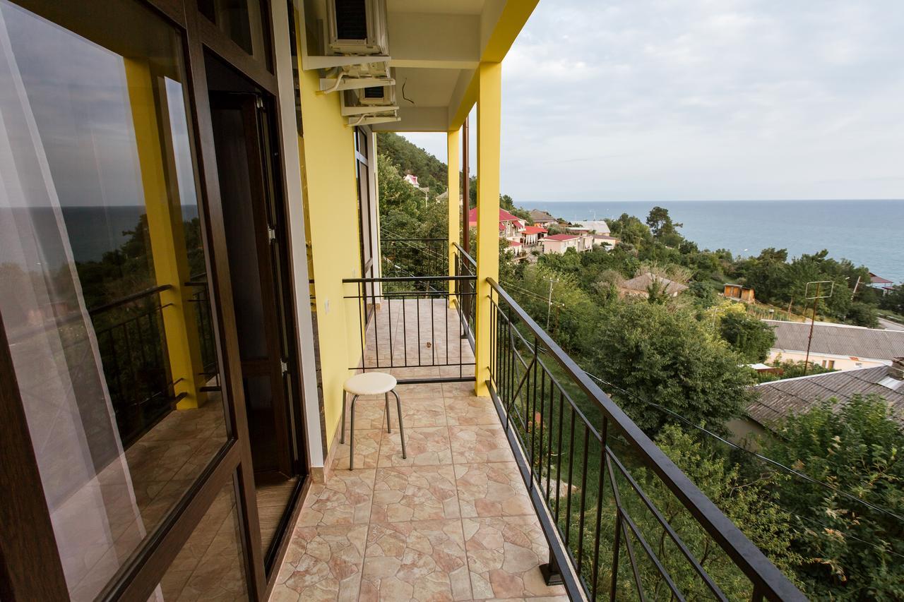 Guest House Arlen Цандрипш Екстериор снимка